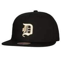 Men's Mitchell & Ness Black Detroit Tigers Cooperstown Collection True Classics Snapback Hat