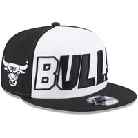 Men's New Era  White/Black Chicago Bulls Back Half 9FIFTY Snapback Hat